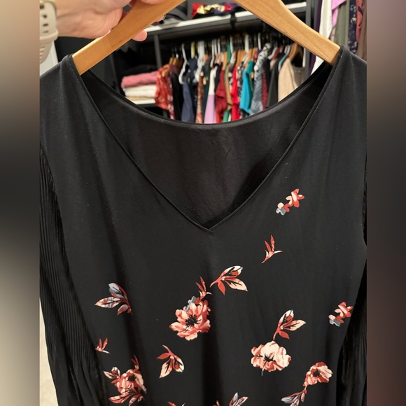 Black dress with pretty sleeve detail and v neck back; size small - Picture 4 of 4